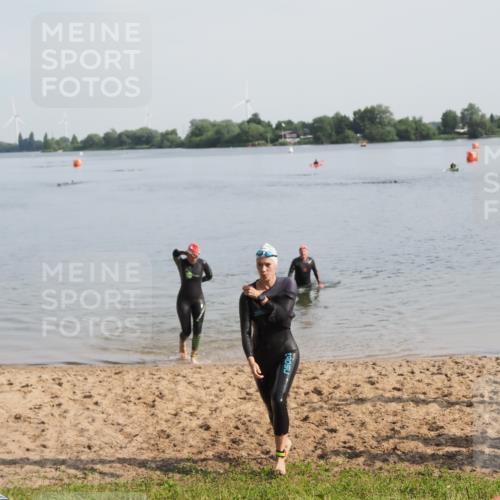 21.06.2025 - 27. Vierlanden-Triathlon MichiJ http://msf.ph/oto/7983117 15.06.2026 09:06:56 Schwimmen 212, 251 meine-sportfotos.de