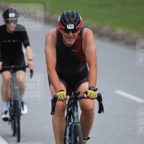 15.06.2025 - 27. Vierlanden-Triathlon H.Heesch http://msf.ph/oto/7983136 15.06.2025 10:55:10 Radfahren 20, 72, 125, 174, 216 meine-sportfotos.de