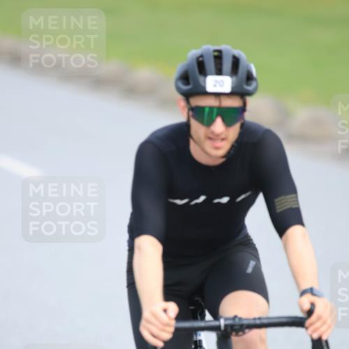 15.06.2025 - 27. Vierlanden-Triathlon H.Heesch http://msf.ph/oto/7983144 15.06.2025 10:55:11 Radfahren 20, 72, 125, 174, 216 meine-sportfotos.de