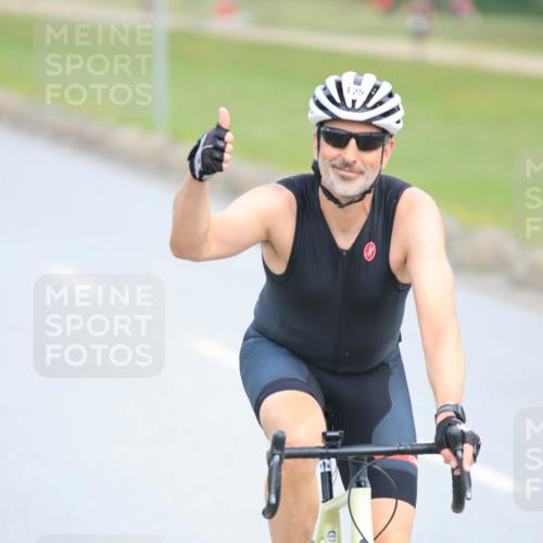 15.06.2025 - 27. Vierlanden-Triathlon H.Heesch http://msf.ph/oto/7983168 15.06.2025 10:55:16 Radfahren 125 meine-sportfotos.de