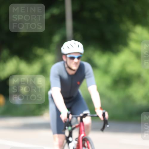 15.06.2025 - 7 Türme Triathlon Yannick Fuchs http://msf.ph/oto/7983176 15.06.2025 12:52:59 Radfahren 241, 591, 608, 653, 661 meine-sportfotos.de