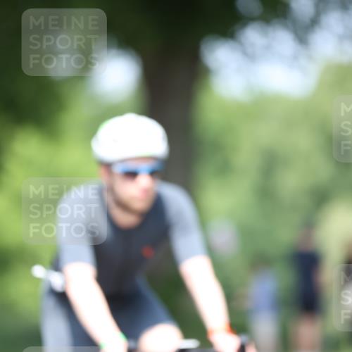 15.06.2025 - 7 Türme Triathlon Yannick Fuchs http://msf.ph/oto/7983190 15.06.2025 12:53:00 Radfahren 241, 591, 608, 653, 661 meine-sportfotos.de