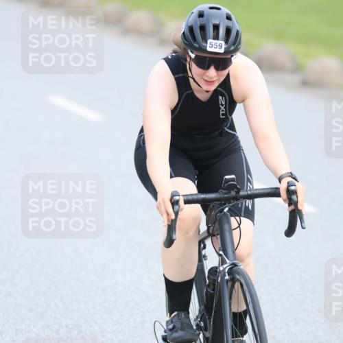 15.06.2025 - 27. Vierlanden-Triathlon H.Heesch http://msf.ph/oto/7983194 15.06.2025 10:55:32 Radfahren 167, 221, 521, 528, 559 meine-sportfotos.de