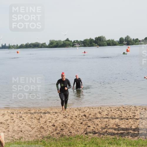 21.06.2025 - 27. Vierlanden-Triathlon MichiJ http://msf.ph/oto/7983198 15.06.2026 09:06:58 Schwimmen 212, 251 meine-sportfotos.de