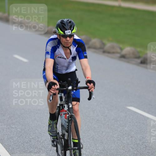 15.06.2025 - 27. Vierlanden-Triathlon H.Heesch http://msf.ph/oto/7983255 15.06.2025 10:55:46 Radfahren 238 meine-sportfotos.de