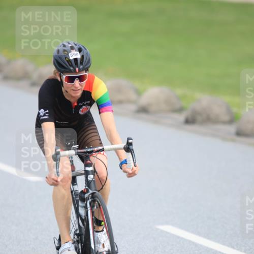 15.06.2025 - 27. Vierlanden-Triathlon H.Heesch http://msf.ph/oto/7983289 15.06.2025 10:56:01 Radfahren 182, 590 meine-sportfotos.de
