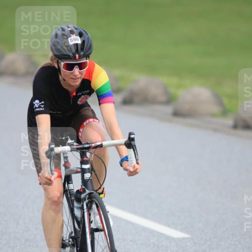 15.06.2025 - 27. Vierlanden-Triathlon H.Heesch http://msf.ph/oto/7983294 15.06.2025 10:56:01 Radfahren 182, 590 meine-sportfotos.de