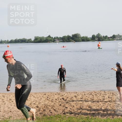 21.06.2025 - 27. Vierlanden-Triathlon MichiJ http://msf.ph/oto/7983324 15.06.2026 09:07:02 Schwimmen 212, 231, 251 meine-sportfotos.de