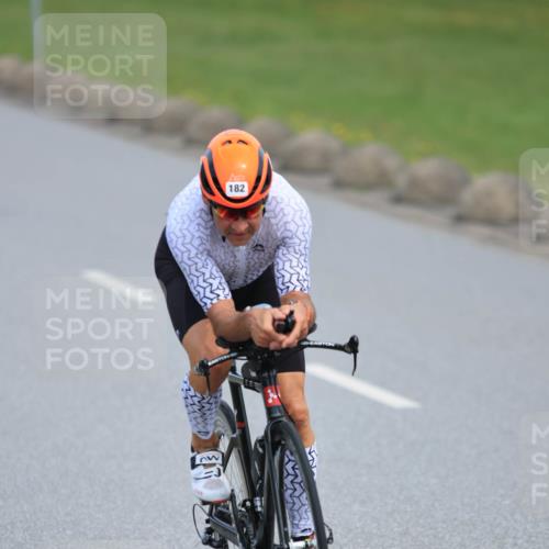 15.06.2025 - 27. Vierlanden-Triathlon H.Heesch http://msf.ph/oto/7983325 15.06.2025 10:56:04 Radfahren 182, 590 meine-sportfotos.de
