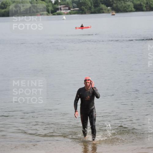 21.06.2025 - 27. Vierlanden-Triathlon MichiJ http://msf.ph/oto/7983332 15.06.2026 09:07:03 Schwimmen 212, 231, 251 meine-sportfotos.de