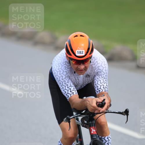 15.06.2025 - 27. Vierlanden-Triathlon H.Heesch http://msf.ph/oto/7983344 15.06.2025 10:56:05 Radfahren 182, 490, 590 meine-sportfotos.de