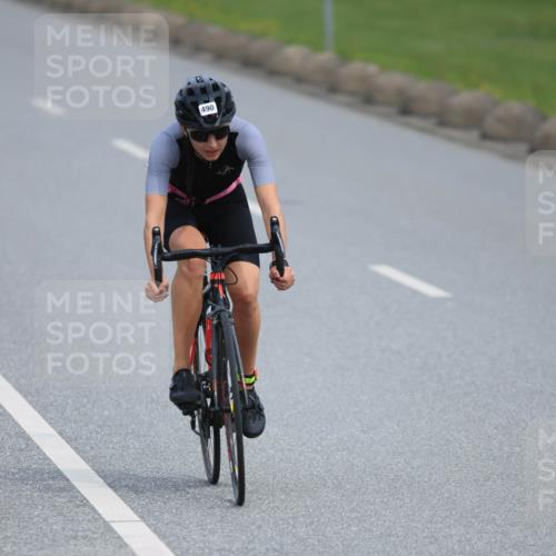 15.06.2025 - 27. Vierlanden-Triathlon H.Heesch http://msf.ph/oto/7983350 15.06.2025 10:56:12 Radfahren 490 meine-sportfotos.de