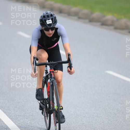 15.06.2025 - 27. Vierlanden-Triathlon H.Heesch http://msf.ph/oto/7983363 15.06.2025 10:56:12 Radfahren 490 meine-sportfotos.de