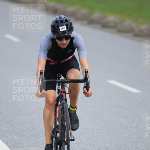 15.06.2025 - 27. Vierlanden-Triathlon H.Heesch http://msf.ph/oto/7983370 15.06.2025 10:56:13 Radfahren 490 meine-sportfotos.de