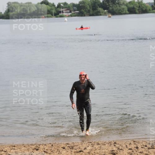 21.06.2025 - 27. Vierlanden-Triathlon MichiJ http://msf.ph/oto/7983375 15.06.2026 09:07:04 Schwimmen 212, 231, 251 meine-sportfotos.de