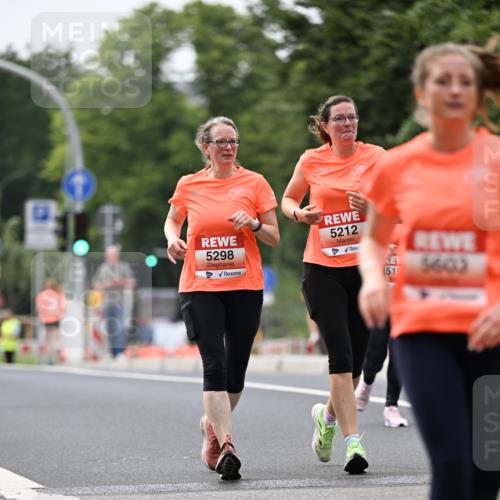 15.06.2025 - REWE Women's Run Dr. Thomas Lammeyer http://msf.ph/oto/7983396 15.06.2025 10:46:37 Laufen 12, 5298, 5212, 515, 5603 meine-sportfotos.de