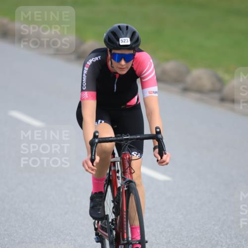 15.06.2025 - 27. Vierlanden-Triathlon H.Heesch http://msf.ph/oto/7983402 15.06.2025 10:56:45 Radfahren 523 meine-sportfotos.de