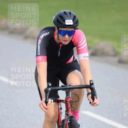 15.06.2025 - 27. Vierlanden-Triathlon H.Heesch http://msf.ph/oto/7983412 15.06.2025 10:56:46 Radfahren 523 meine-sportfotos.de