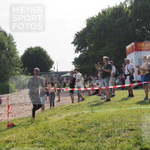 15.06.2025 - 27. Vierlanden-Triathlon KatJ http://msf.ph/oto/7983422 15.06.2025 08:52:35 Schwimmen 163 meine-sportfotos.de
