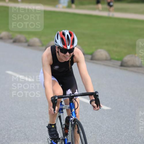 15.06.2025 - 27. Vierlanden-Triathlon H.Heesch http://msf.ph/oto/7983460 15.06.2025 10:57:08 Radfahren 482 meine-sportfotos.de