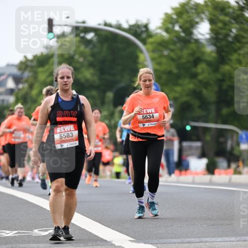15.06.2025 - REWE Women's Run Dr. Thomas Lammeyer http://msf.ph/oto/7983464 15.06.2025 10:46:40 Laufen 5583, 5634 meine-sportfotos.de