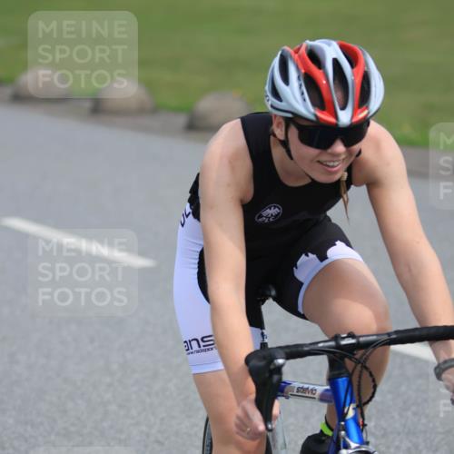 15.06.2025 - 27. Vierlanden-Triathlon H.Heesch http://msf.ph/oto/7983471 15.06.2025 10:57:08 Radfahren 482 meine-sportfotos.de