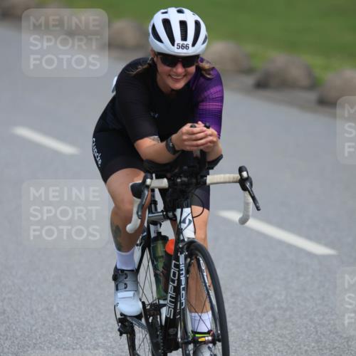15.06.2025 - 27. Vierlanden-Triathlon H.Heesch http://msf.ph/oto/7983478 15.06.2025 10:57:23 Radfahren 149, 491, 566, 1395 meine-sportfotos.de