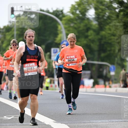 15.06.2025 - REWE Women's Run Dr. Thomas Lammeyer http://msf.ph/oto/7983498 15.06.2025 10:46:40 Laufen 5583, 13, 5634 meine-sportfotos.de