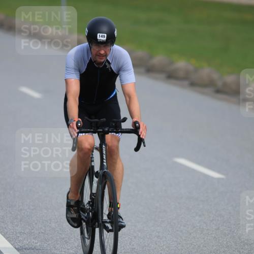 15.06.2025 - 27. Vierlanden-Triathlon H.Heesch http://msf.ph/oto/7983503 15.06.2025 10:57:26 Radfahren 149, 491, 507, 566, 1395 meine-sportfotos.de