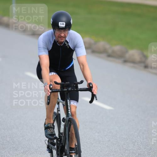 15.06.2025 - 27. Vierlanden-Triathlon H.Heesch http://msf.ph/oto/7983512 15.06.2025 10:57:26 Radfahren 149, 491, 507, 566, 1395 meine-sportfotos.de