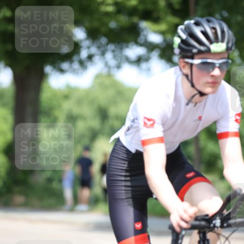 15.06.2025 - 7 Türme Triathlon Yannick Fuchs http://msf.ph/oto/7983513 15.06.2025 12:53:17 Radfahren 341 meine-sportfotos.de