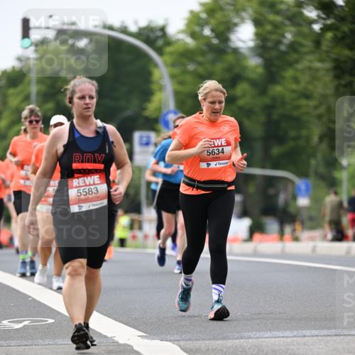 15.06.2025 - REWE Women's Run Dr. Thomas Lammeyer http://msf.ph/oto/7983515 15.06.2025 10:46:41 Laufen 5583, 5634 meine-sportfotos.de