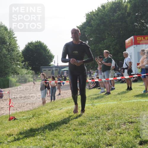 15.06.2025 - 27. Vierlanden-Triathlon KatJ http://msf.ph/oto/7983522 15.06.2025 08:52:38 Schwimmen 163 meine-sportfotos.de