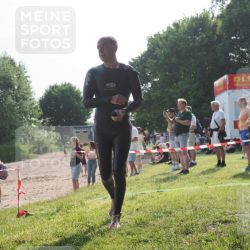 15.06.2025 - 27. Vierlanden-Triathlon KatJ http://msf.ph/oto/7983548 15.06.2025 08:52:38 Schwimmen 163 meine-sportfotos.de