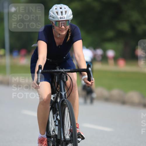 15.06.2025 - 27. Vierlanden-Triathlon H.Heesch http://msf.ph/oto/7983578 15.06.2025 11:16:26 Radfahren 45, 603, 717, 805 meine-sportfotos.de
