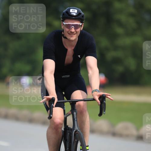 15.06.2025 - 27. Vierlanden-Triathlon H.Heesch http://msf.ph/oto/7983604 15.06.2025 11:16:28 Radfahren 45, 603, 717, 805, 953 meine-sportfotos.de
