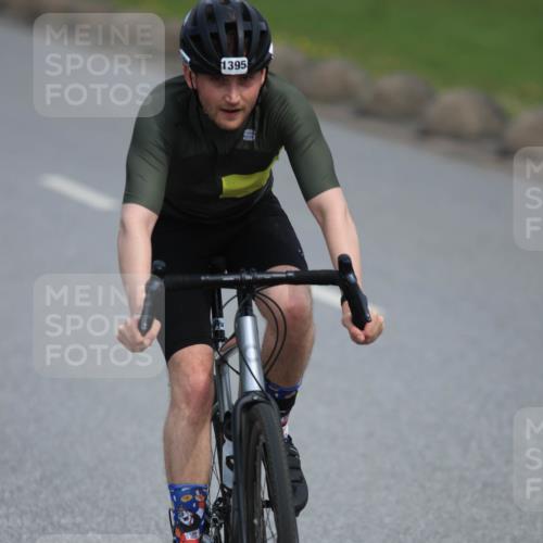 15.06.2025 - 27. Vierlanden-Triathlon H.Heesch http://msf.ph/oto/7983608 15.06.2025 10:57:31 Radfahren 491, 507, 753, 1395 meine-sportfotos.de