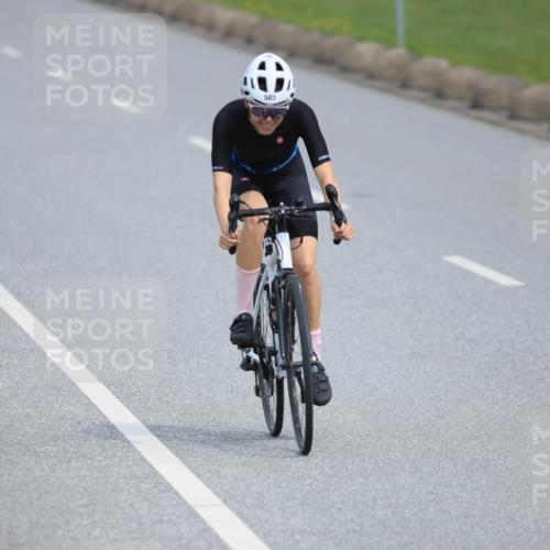 15.06.2025 - 27. Vierlanden-Triathlon H.Heesch http://msf.ph/oto/7983617 15.06.2025 10:57:33 Radfahren 48, 491, 494, 507, 753, 1395 meine-sportfotos.de