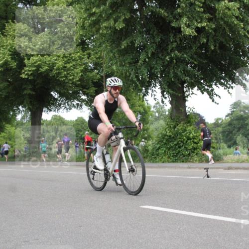 15.06.2025 - 7 Türme Triathlon Yannick Fuchs http://msf.ph/oto/7983622 15.06.2025 13:38:21 Radfahren  meine-sportfotos.de
