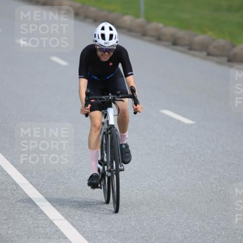 15.06.2025 - 27. Vierlanden-Triathlon H.Heesch http://msf.ph/oto/7983625 15.06.2025 10:57:33 Radfahren 48, 491, 494, 507, 753, 1395 meine-sportfotos.de