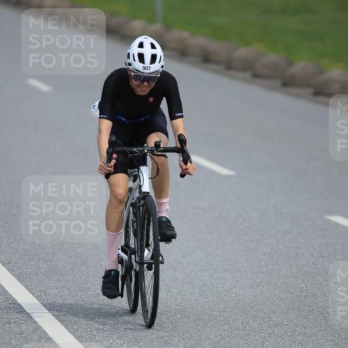 15.06.2025 - 27. Vierlanden-Triathlon H.Heesch http://msf.ph/oto/7983633 15.06.2025 10:57:33 Radfahren 48, 491, 494, 507, 753, 1395 meine-sportfotos.de