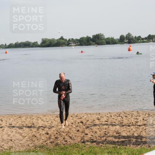 21.06.2025 - 27. Vierlanden-Triathlon MichiJ http://msf.ph/oto/7983652 15.06.2026 09:07:08 Schwimmen 231, 251 meine-sportfotos.de