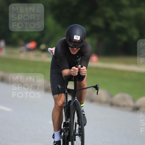 21.06.2025 - 27. Vierlanden-Triathlon H.Heesch http://msf.ph/oto/7983682 15.06.2025 11:17:40 Radfahren 13, 148, 153, 720, 947 meine-sportfotos.de