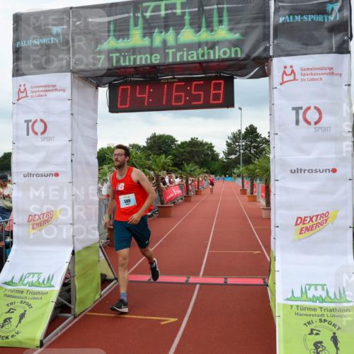15.06.2025 - 7 Türme Triathlon Michael Strokosch http://msf.ph/oto/7983683 15.06.2025 14:16:58 Ziel 580, 788, 997, 1176 meine-sportfotos.de