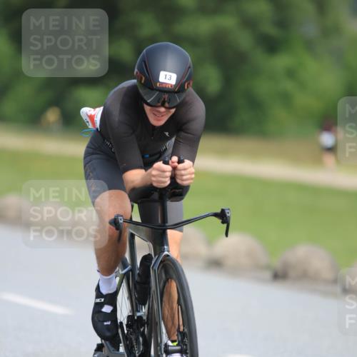 21.06.2025 - 27. Vierlanden-Triathlon H.Heesch http://msf.ph/oto/7983687 15.06.2025 11:17:40 Radfahren 13, 148, 153, 720, 947 meine-sportfotos.de