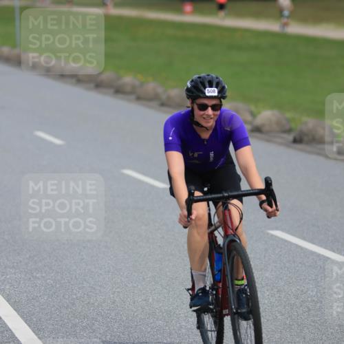 15.06.2025 - 27. Vierlanden-Triathlon H.Heesch http://msf.ph/oto/7983688 15.06.2025 10:57:46 Radfahren 215, 508, 555, 579 meine-sportfotos.de