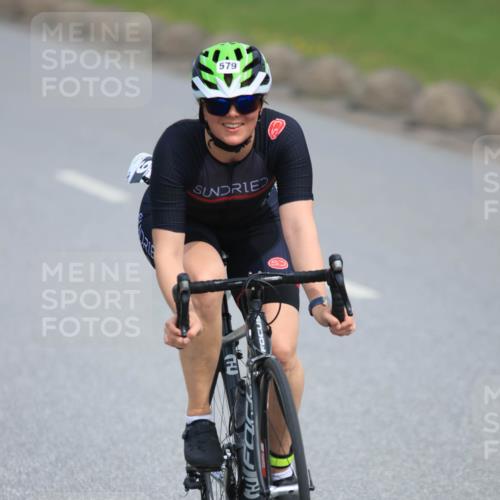 15.06.2025 - 27. Vierlanden-Triathlon H.Heesch http://msf.ph/oto/7983692 15.06.2025 10:57:53 Radfahren 215, 579, 610 meine-sportfotos.de