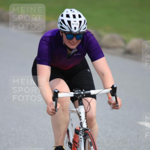 15.06.2025 - 27. Vierlanden-Triathlon H.Heesch http://msf.ph/oto/7983728 15.06.2025 10:58:01 Radfahren 475, 511, 554, 610 meine-sportfotos.de