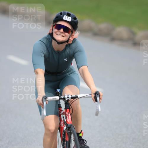 15.06.2025 - 27. Vierlanden-Triathlon H.Heesch http://msf.ph/oto/7983741 15.06.2025 10:58:03 Radfahren 475, 511, 554, 610, 632 meine-sportfotos.de