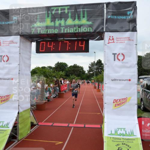 15.06.2025 - 7 Türme Triathlon Michael Strokosch http://msf.ph/oto/7983748 15.06.2025 14:17:14 Ziel 592, 751 meine-sportfotos.de